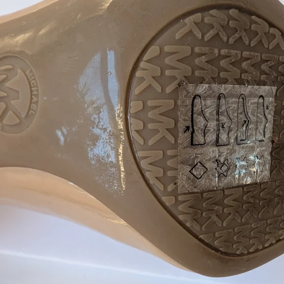 MICHAEL Michael Kors Nude Beige Patent Leather Keek Pump Heels - Picture 6 of 7